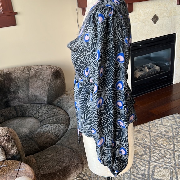 RARE Luxury Jones one of a kind wrap top (LA iconic) XS-M - Picture 7 of 15